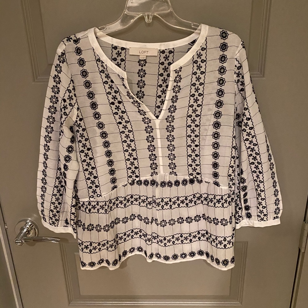 Loft Eyelet top size M